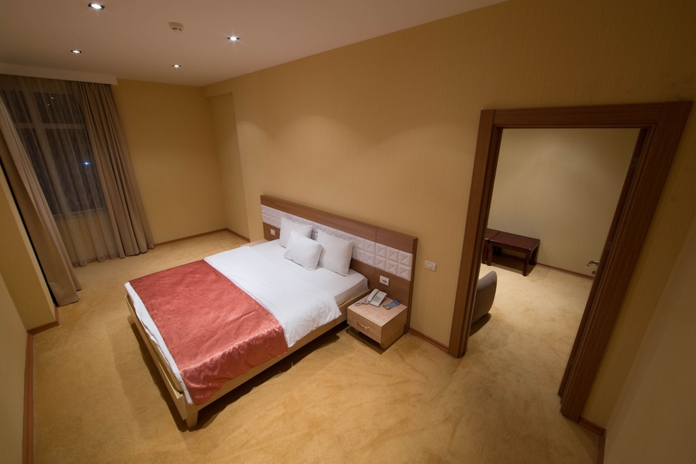 Junior Suite, 1 Bedroom, Balcony, City View photo 1