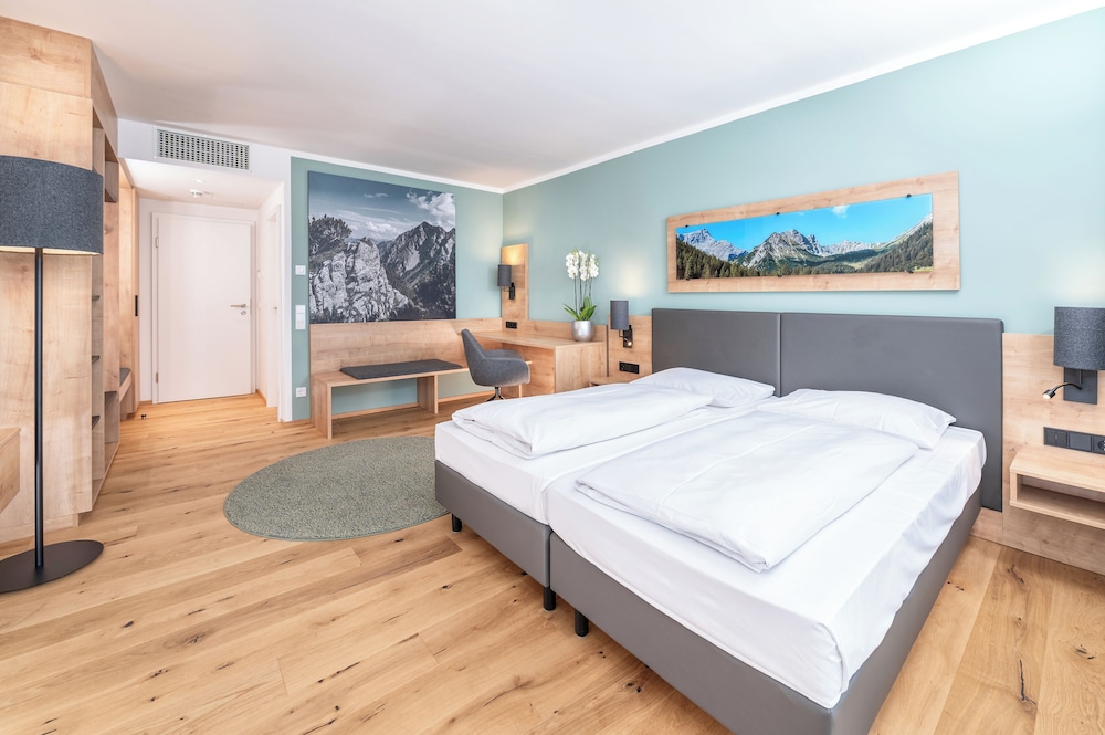 Double Room, 1 Queen Bed, Balcony photo 3