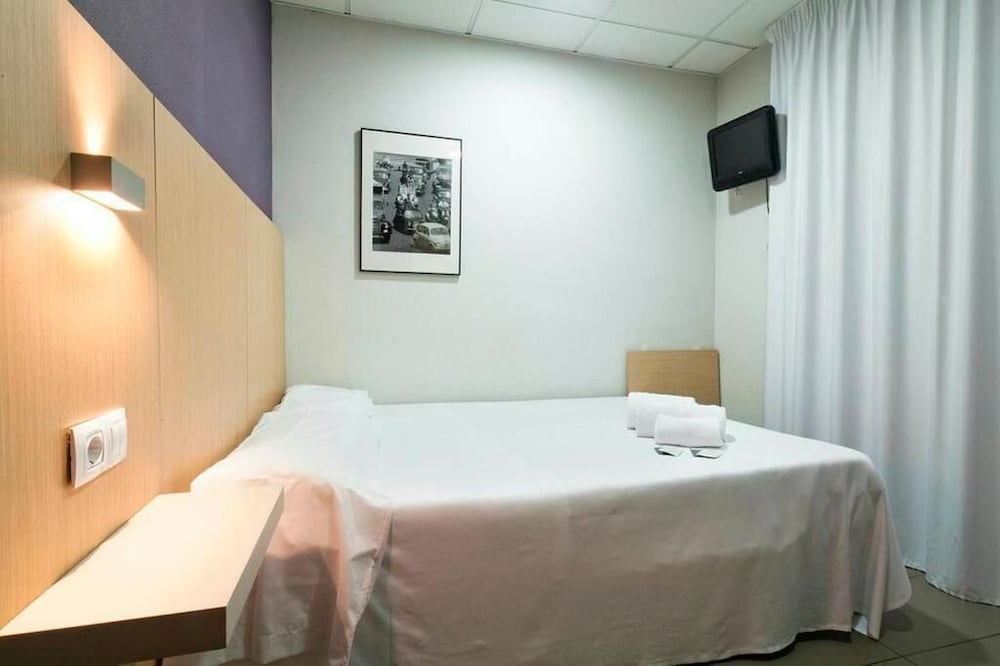Economy Double Room photo 3
