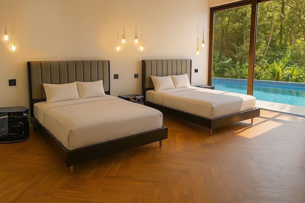 Family Room, 2 Bedrooms photo 2