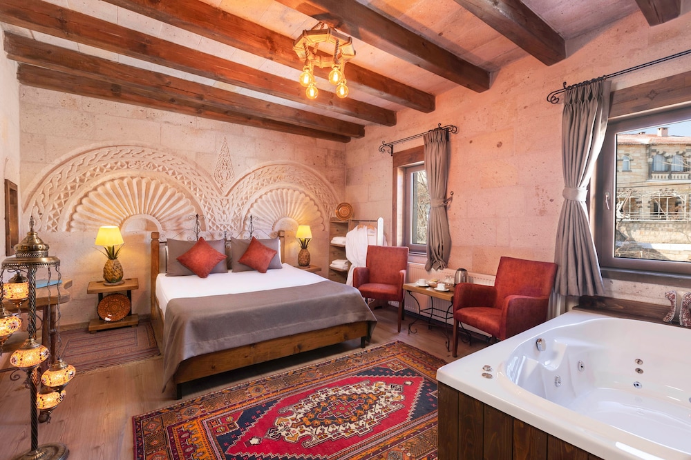 Junior Suite, Jetted Tub