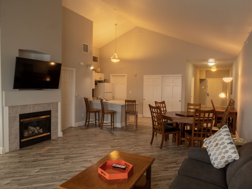 Premier Suite, 2 Bedrooms, Lake View