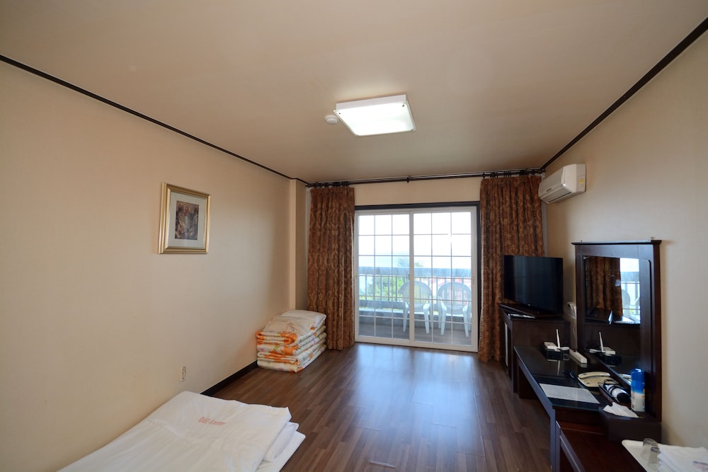 Ondol Room