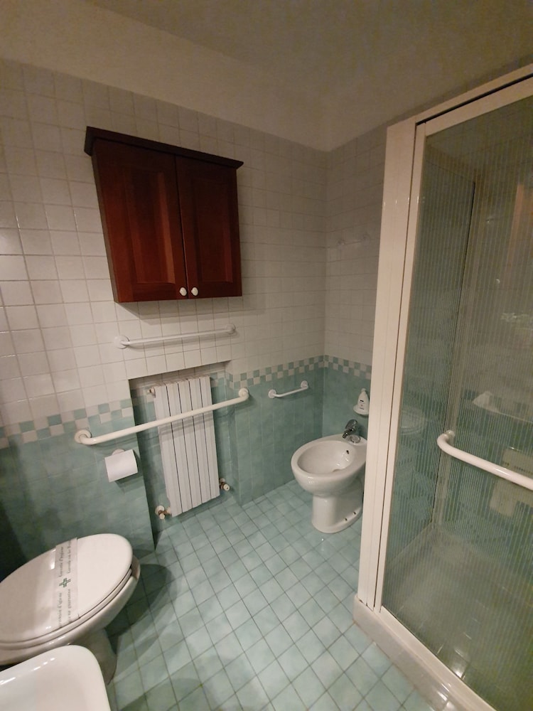 Double Room, 1 Double Bed, Shared Bathroom, City View (Paola) photo 3