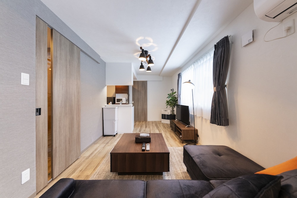 Basic Apartment photo 1