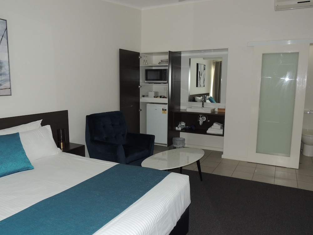 Premium Room, 1 Queen Bed, Non Smoking photo 2