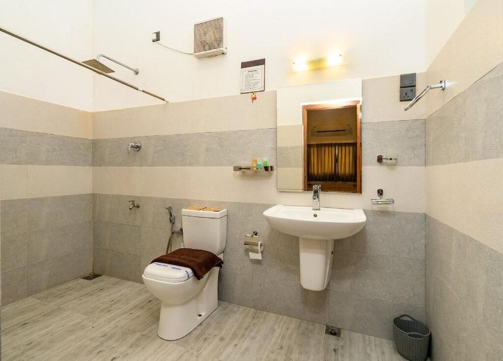 Standard Double Room, Balcony, Hill View photo 2