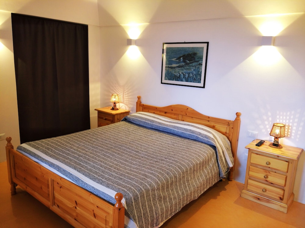 Standard Apartment, 1 Bedroom, Terrace, Sea View (U Kharbè)