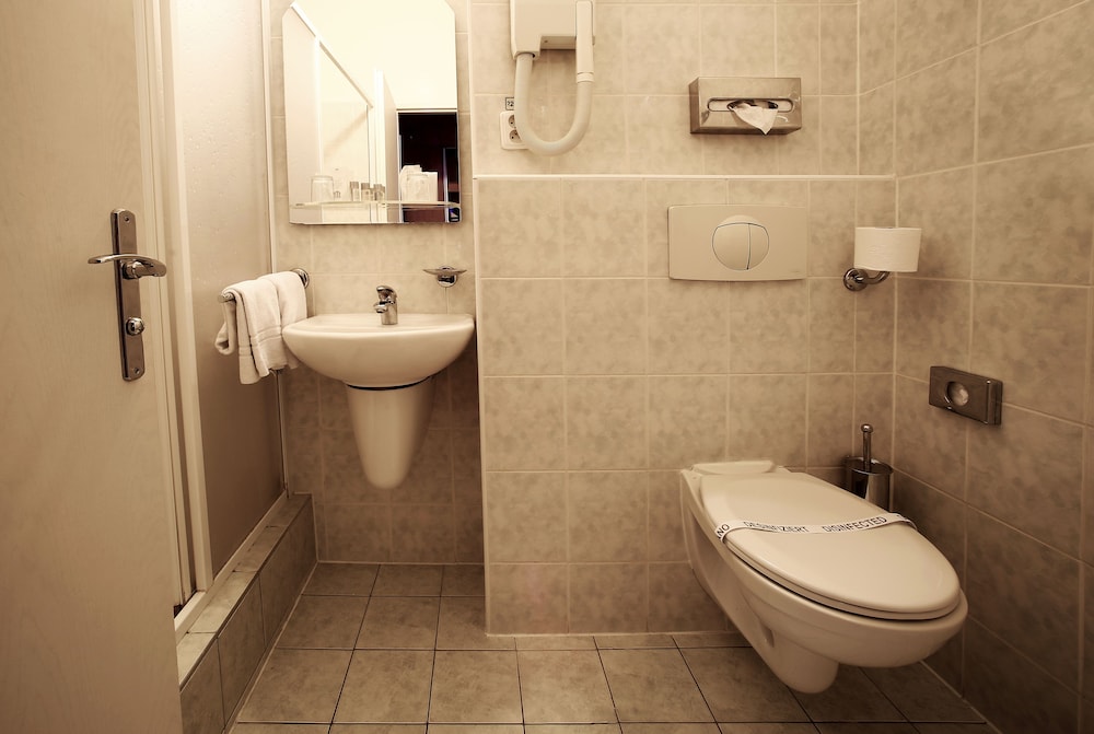 Double Room - Photo 7