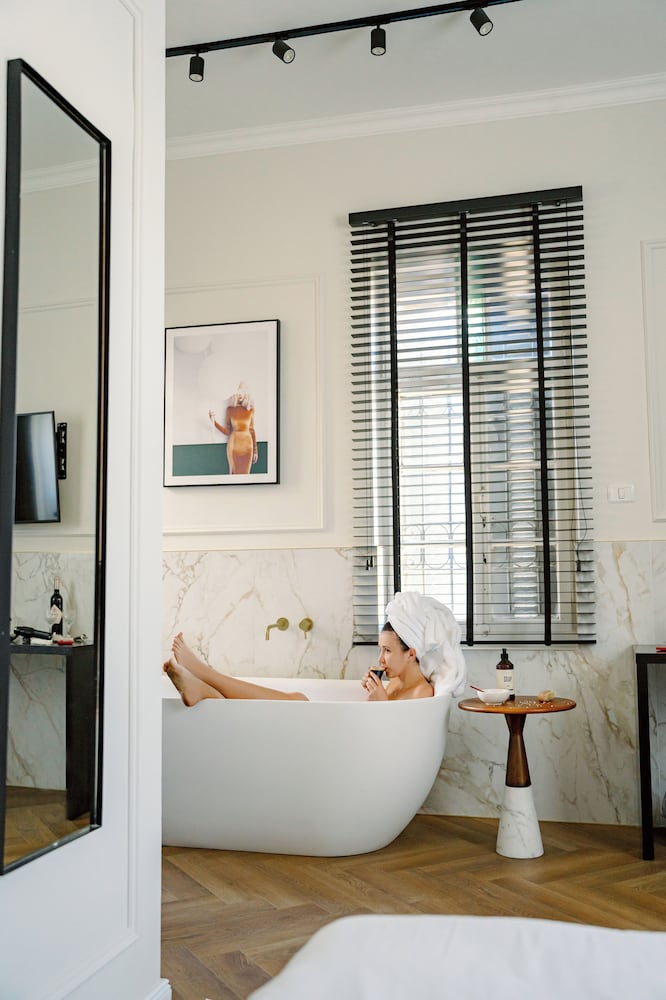 Suite (King) - Photo 1