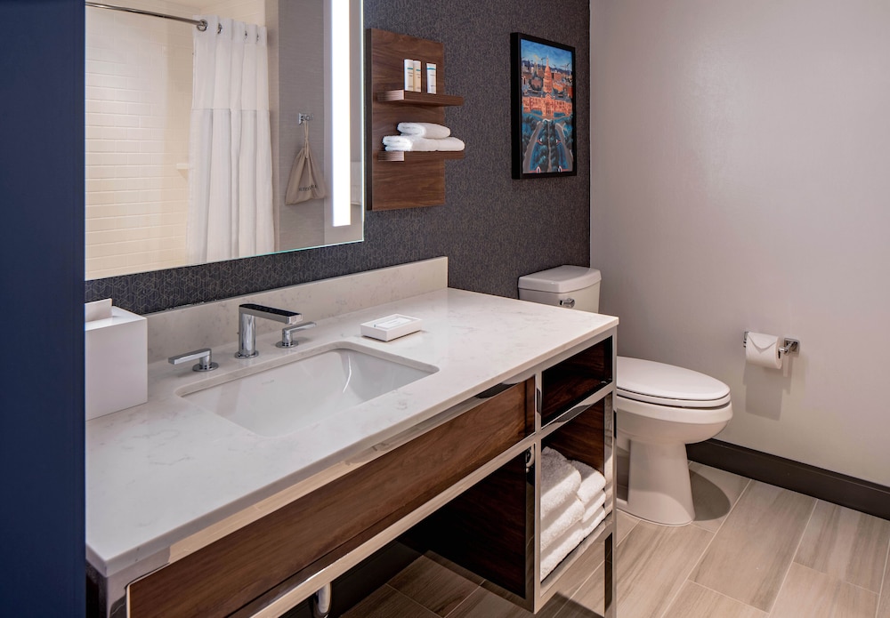 Deluxe Room, 2 Queen Beds (Capitol View) - Photo 6