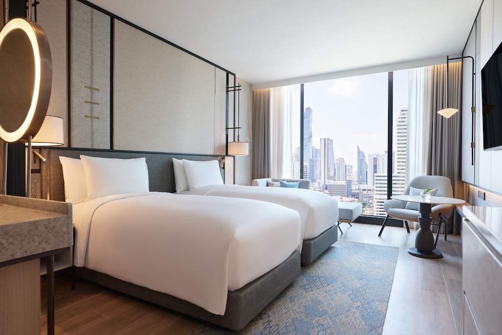 Deluxe Room, 1 King Bed photo 1