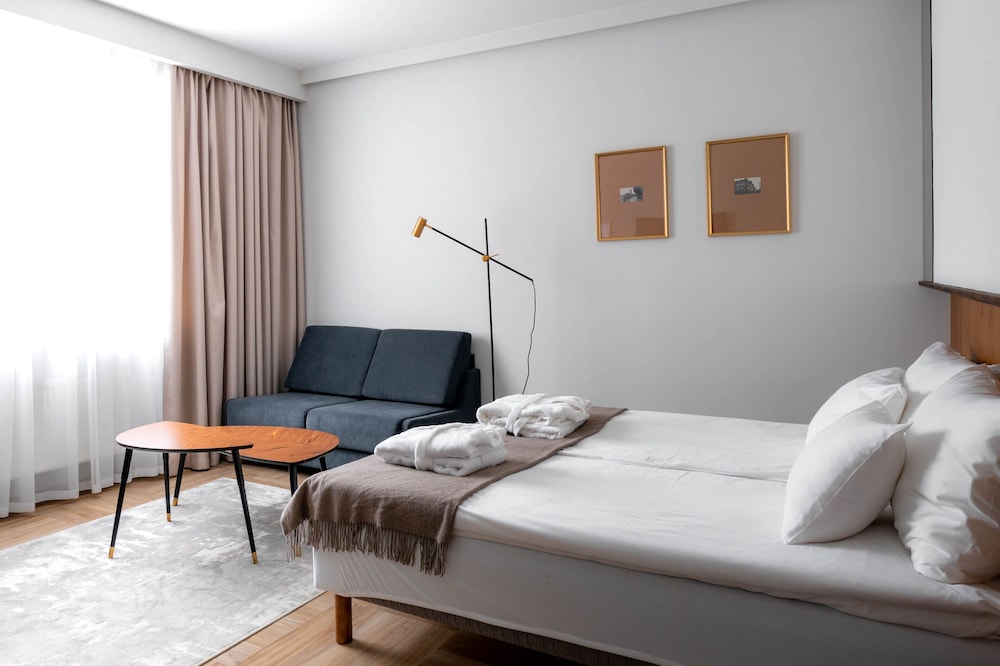 Deluxe Double or Twin Room, Bathtub