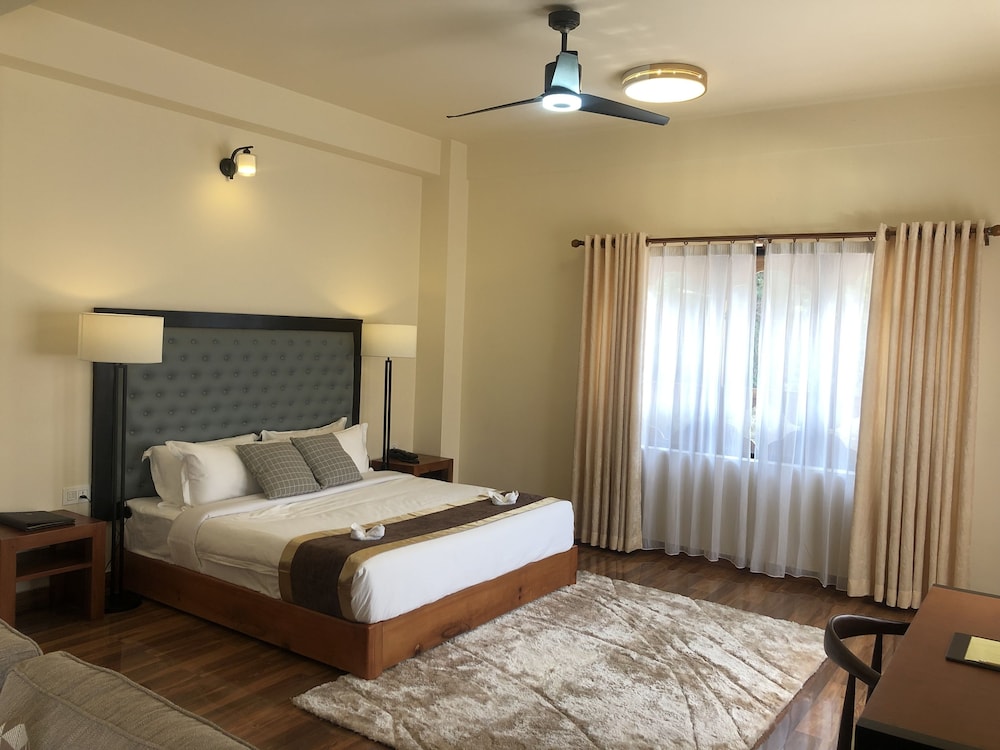 Executive Double Room, 1 King Bed, Mountain View photo 2