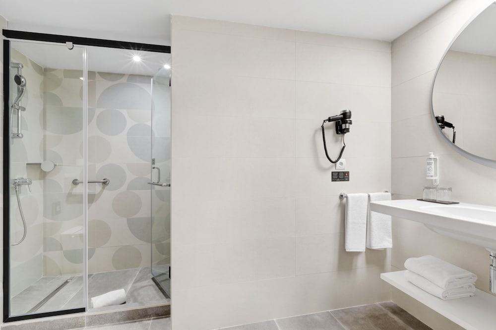 Double Room, Balcony (Large) photo 3