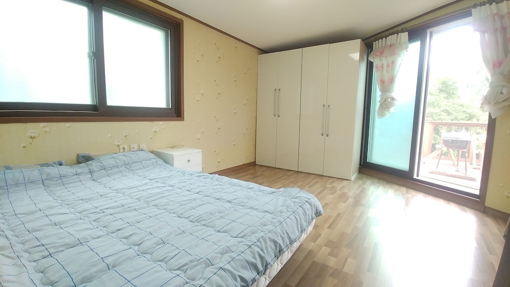 Room (2f) photo 1