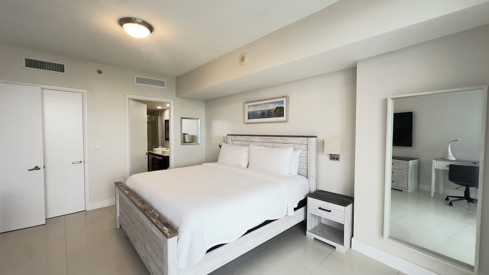Boutique Apart, 1 King & Sofa Bed, Sauna, River/City Views, Balcony4207
