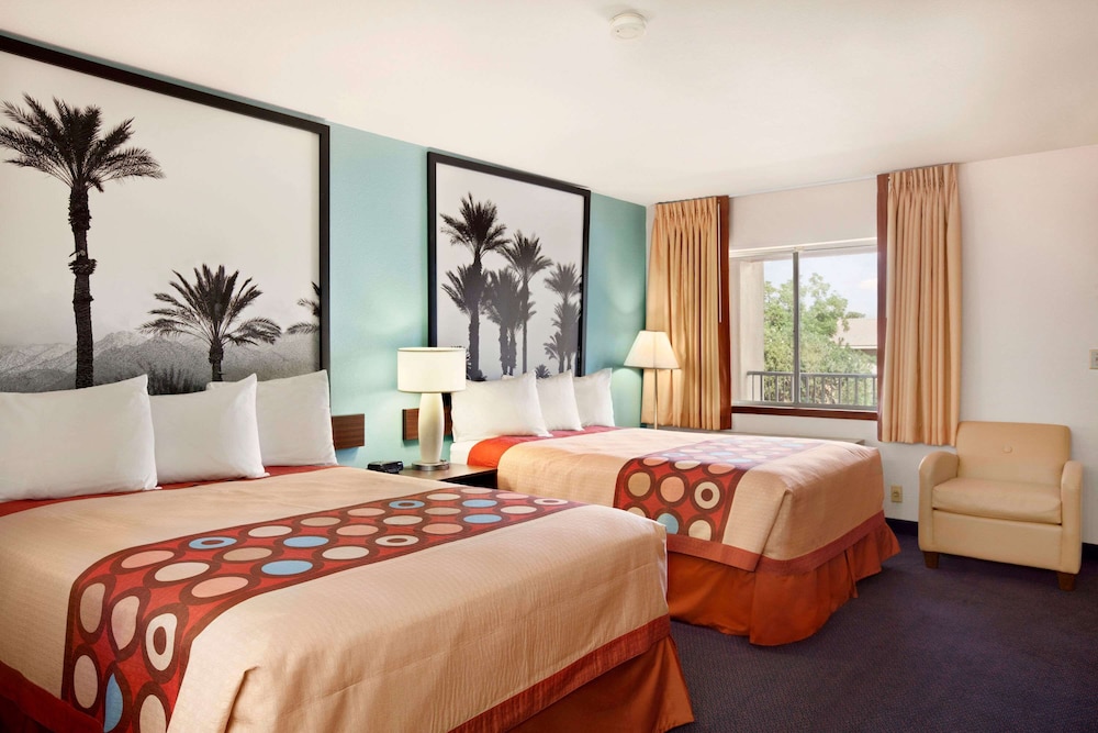 Room, 2 Queen Beds, Non Smoking (Upper Floor) - Photo 1