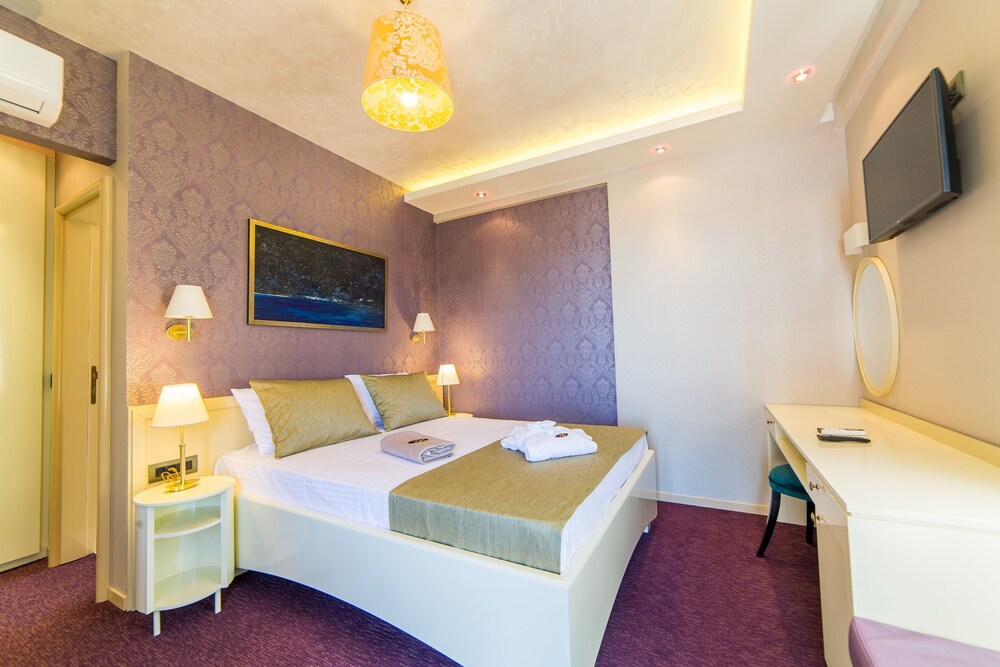 Triple Room, Balcony, Courtyard View photo 1