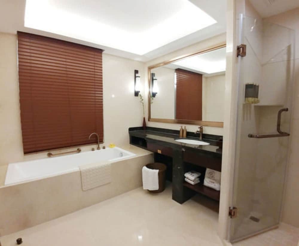 Family Double or Twin Room, 1 Bedroom, Bathtub photo 2