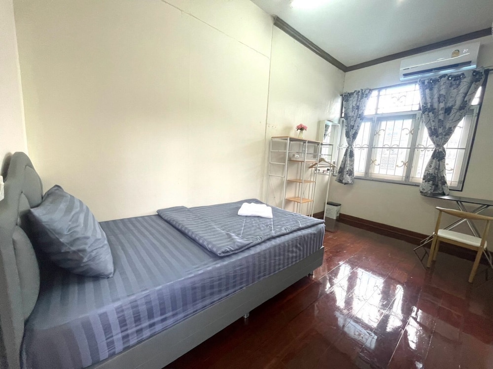Room, Shared Bathroom