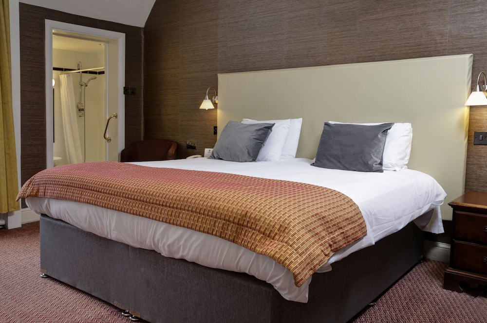 Deluxe Triple Room, Ensuite, City View (3 singles or 1Dbl + 1Sgl) photo 2