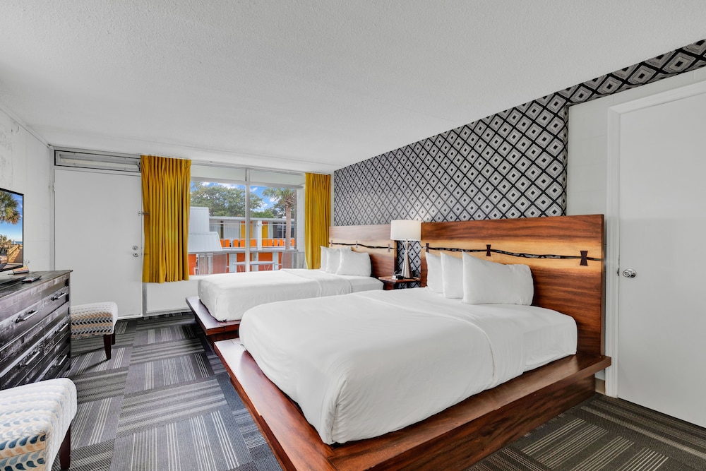 Standard Room, 2 Queen Beds, Non Smoking photo 1