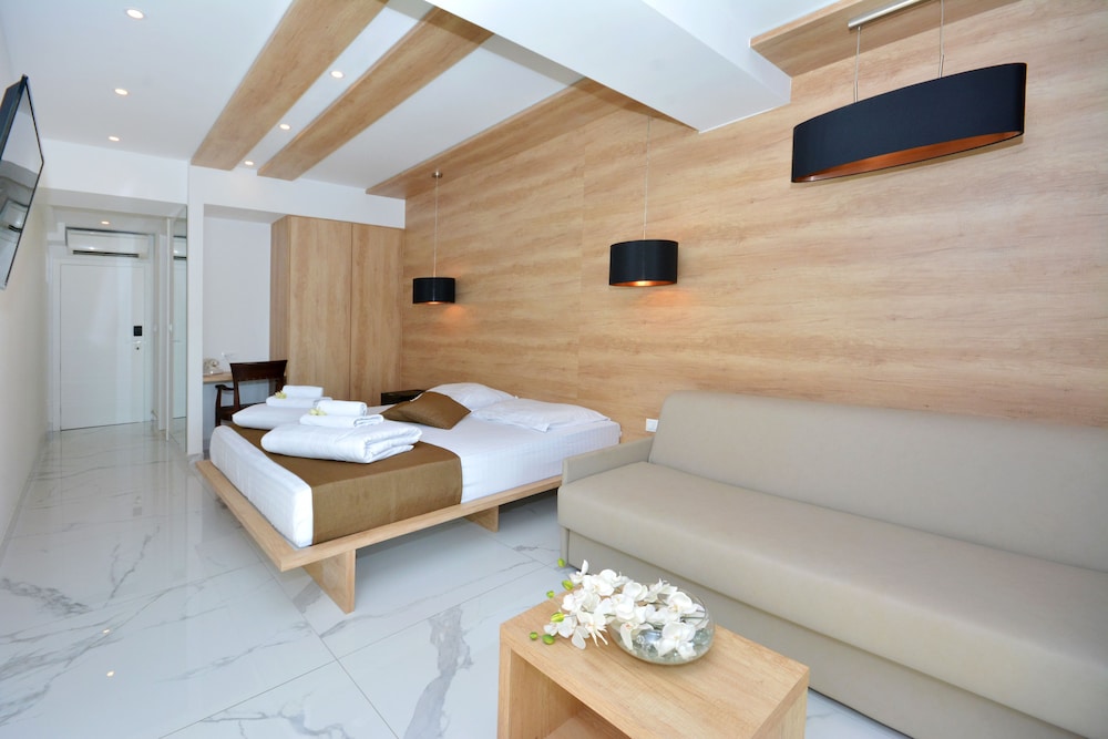 Comfort Quadruple Room, Balcony, Annex Building - Photo 1