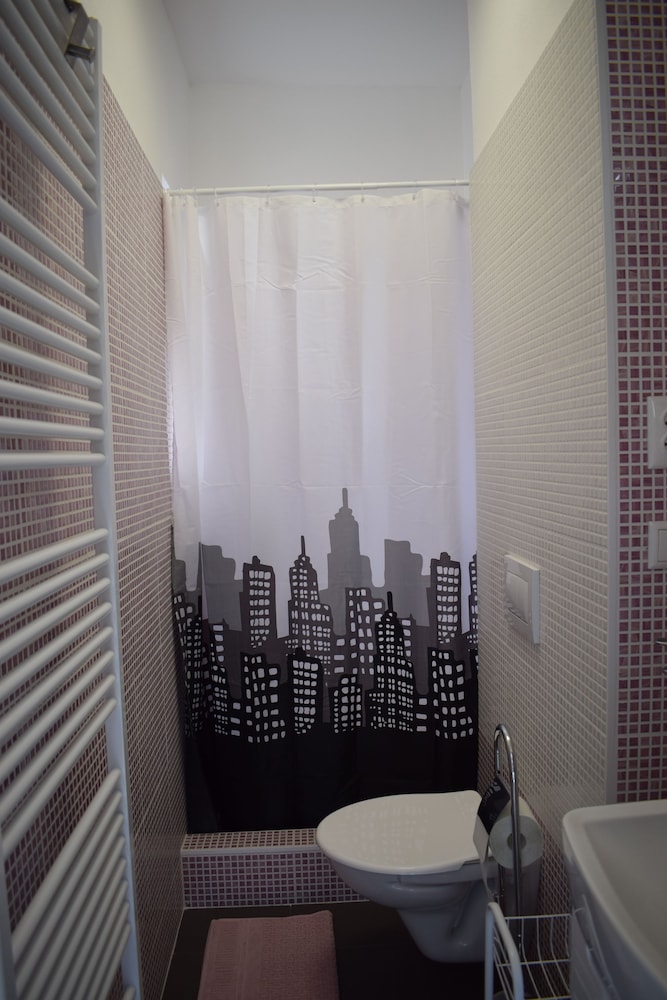 Studio Suite, 2 Twin Beds, Kitchenette, Courtyard View photo 2