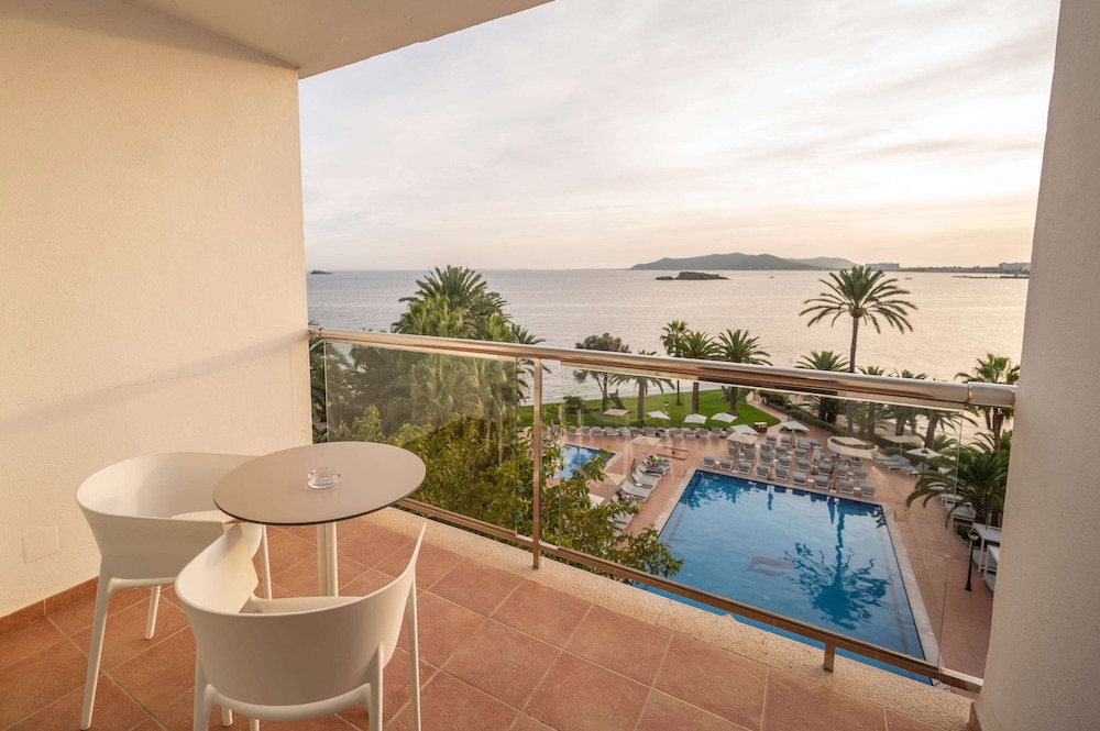 Double Room, Balcony, Sea View photo 3