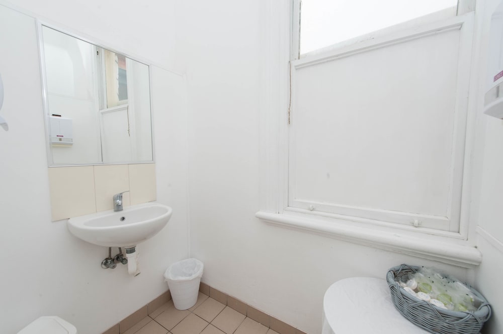 Basic Double Room, 1 Double Bed photo 2