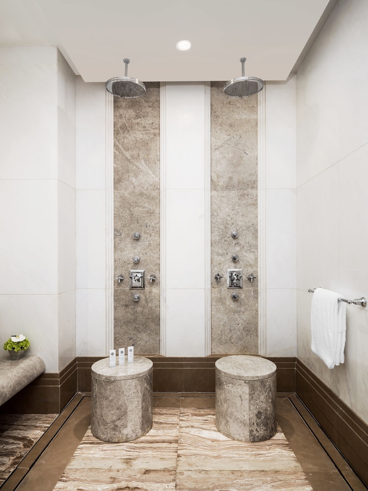 Two Bedroom Presidential Suite with Pool Access (Non Smoking) thumbnail 6