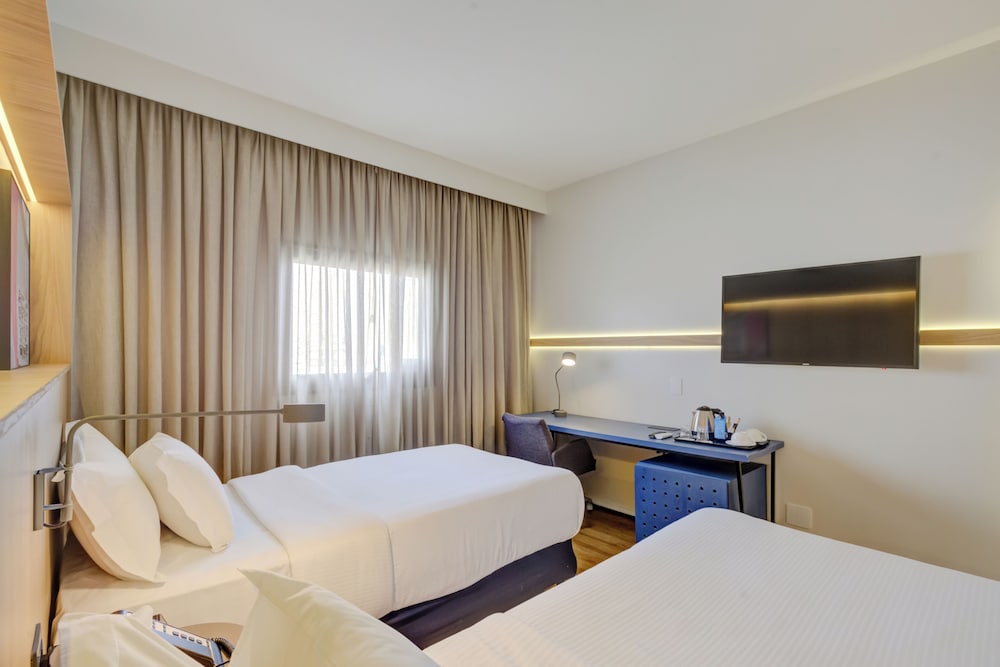 Twin Room, 2 Twin Beds, Refrigerator