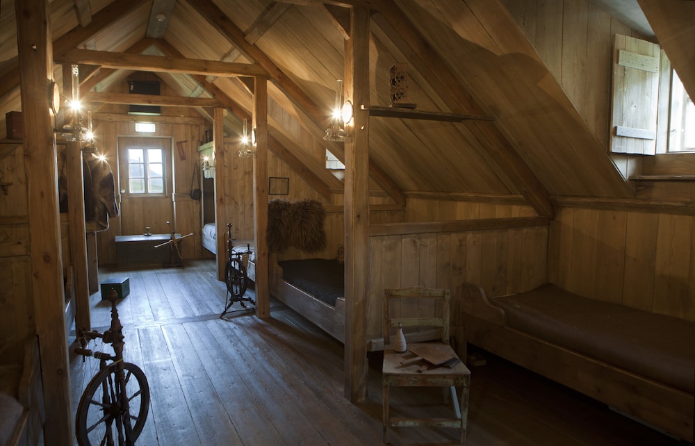 Traditional Shared Dormitory, 1 Queen Bed photo 3