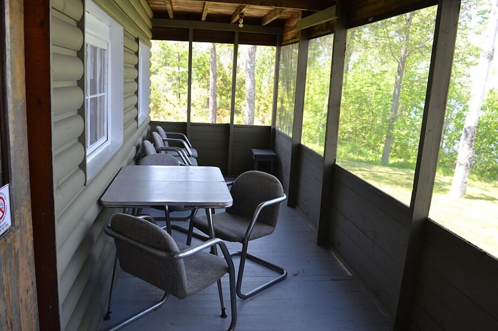 Economy Cottage, 4 Bedrooms (Cottage# 8) photo 3
