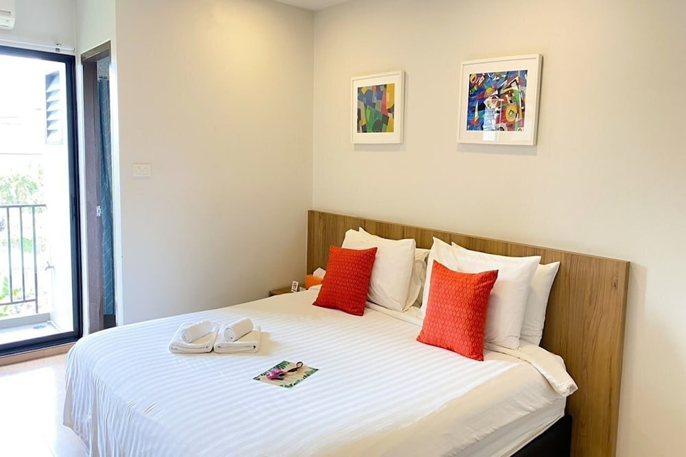 Standard Room, 1 King Bed photo 1