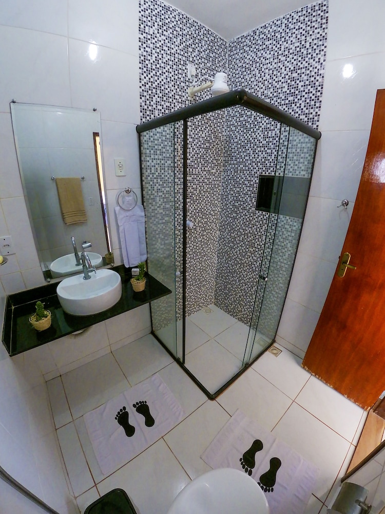 Deluxe Room, 1 Bedroom, Pool View photo 3