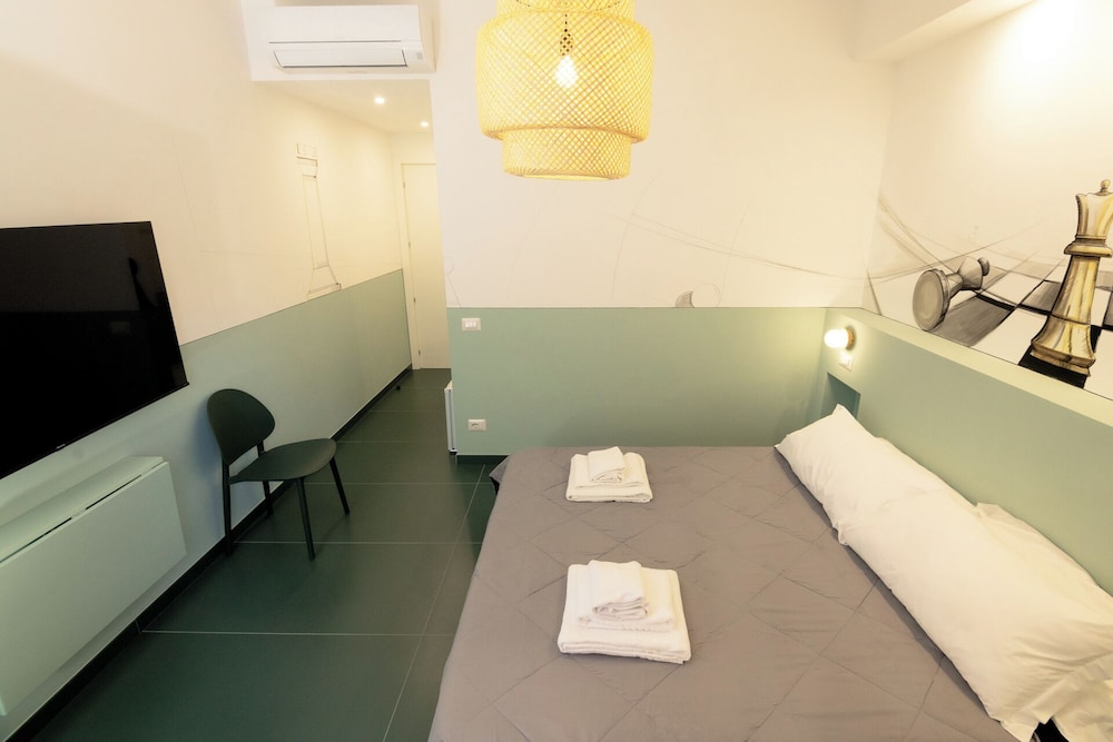 Standard Double Room, 1 Queen Bed, Non Smoking, Private Bathroom