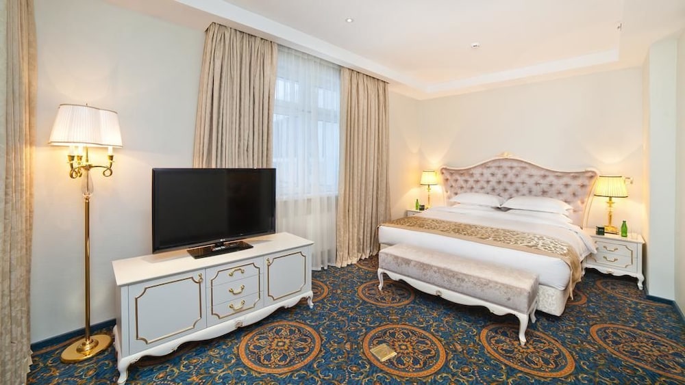 Luxury Suite