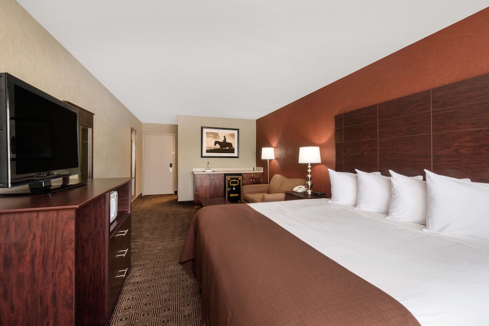 Business Room, 1 King Bed - Photo 1