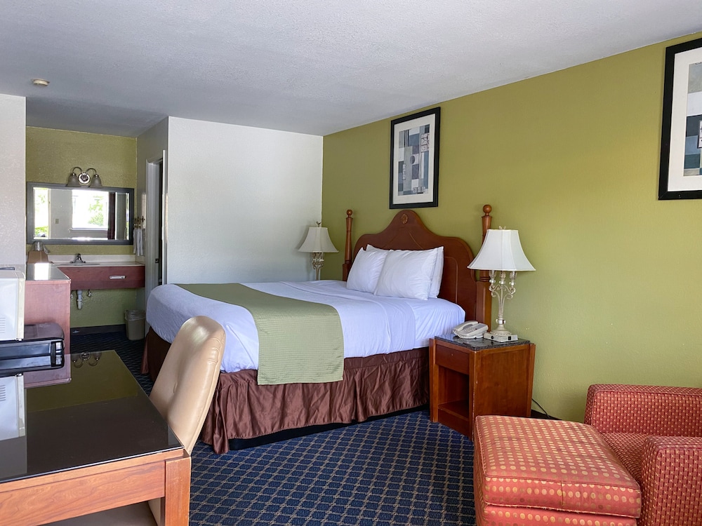 Deluxe Room, 1 King Bed