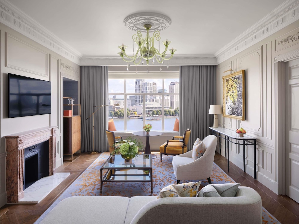 Grand Suite, 1 King Bed, River View
