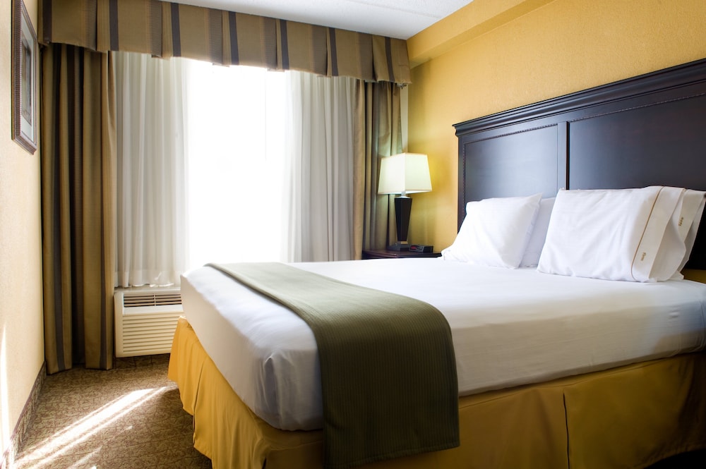 Standard Room, 1 King Bed - Photo 5