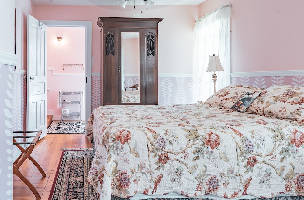 Room, Private Bathroom (Aryana's) photo 3