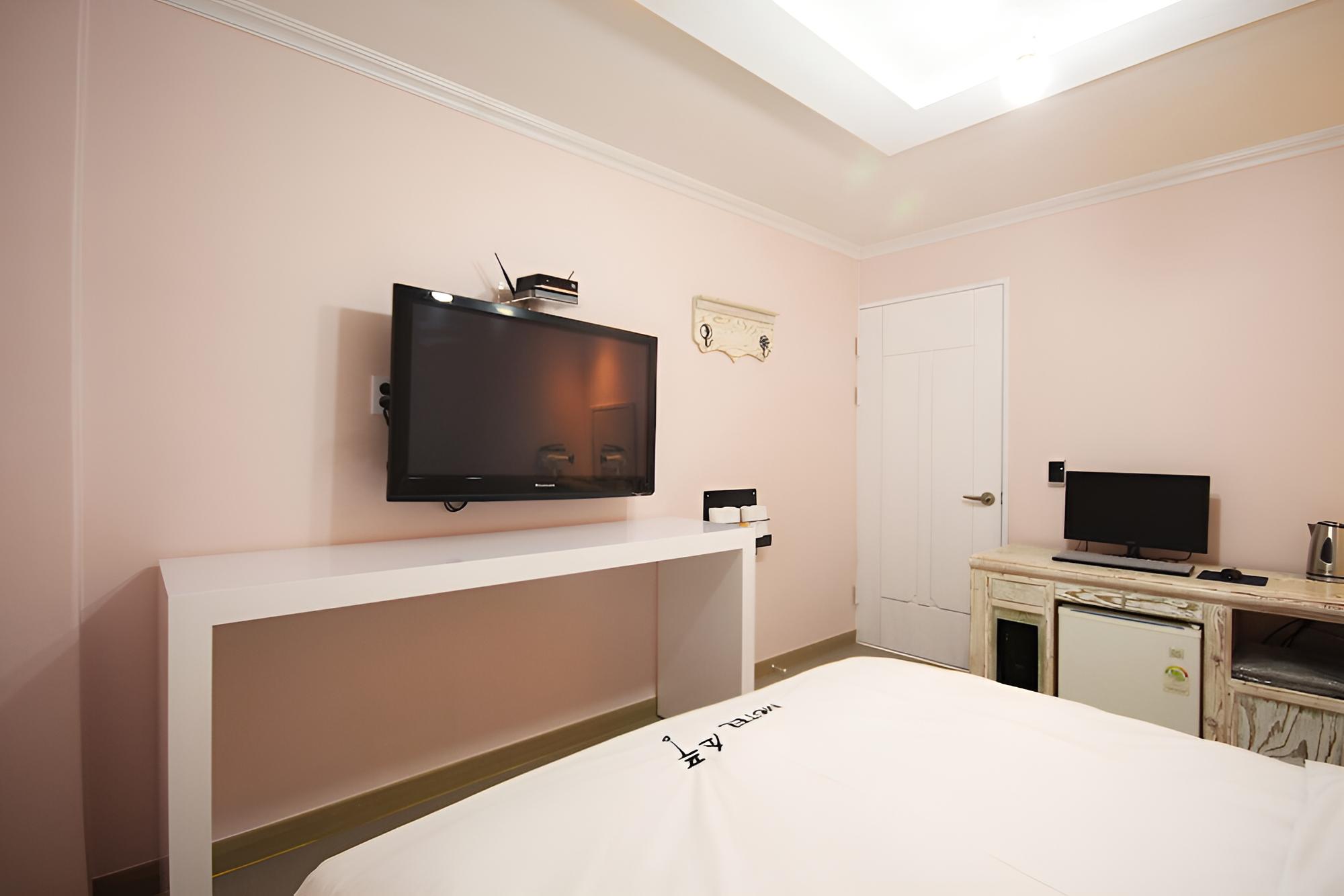 Room (Standard Room) - Photo 1