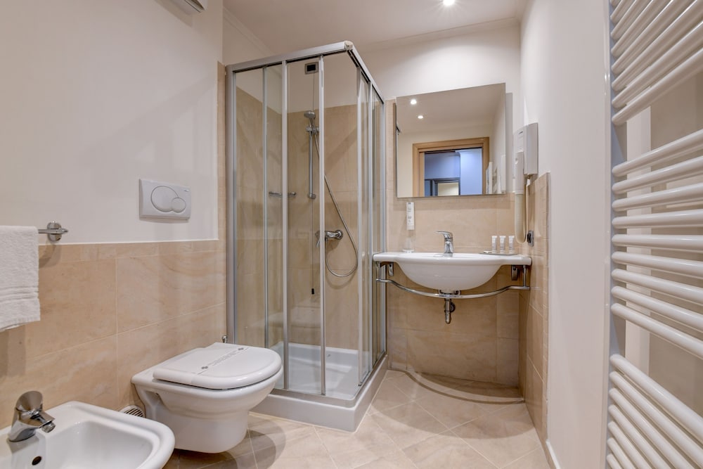 Classic Double or Twin Room - Photo 4