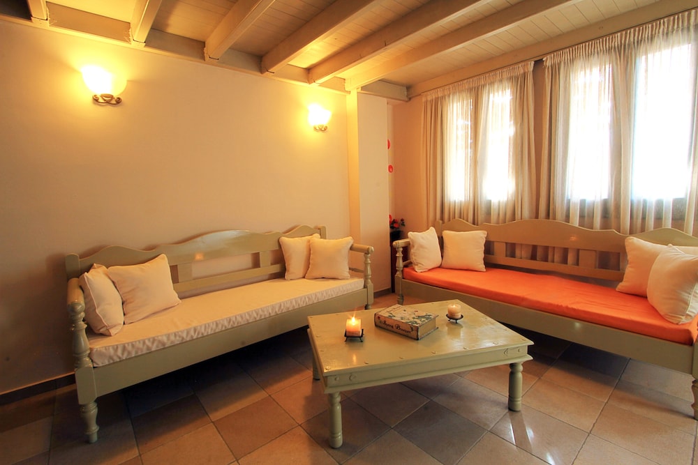 Family House, 2 Bedrooms, Garden View photo 2