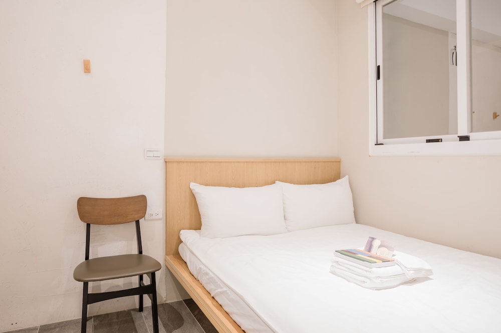Gallery Single Room, 1 Double Bed photo 2