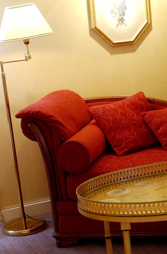 Deluxe Suite photo 2