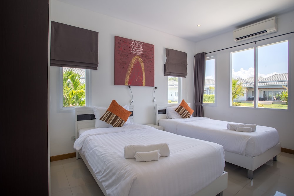 2 Bedrooms Pool Villa